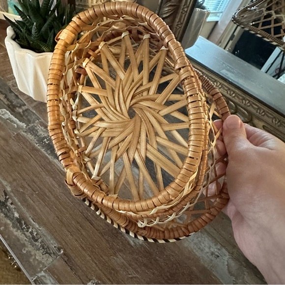 Vintage mini wicker chair. - Picture 3 of 4